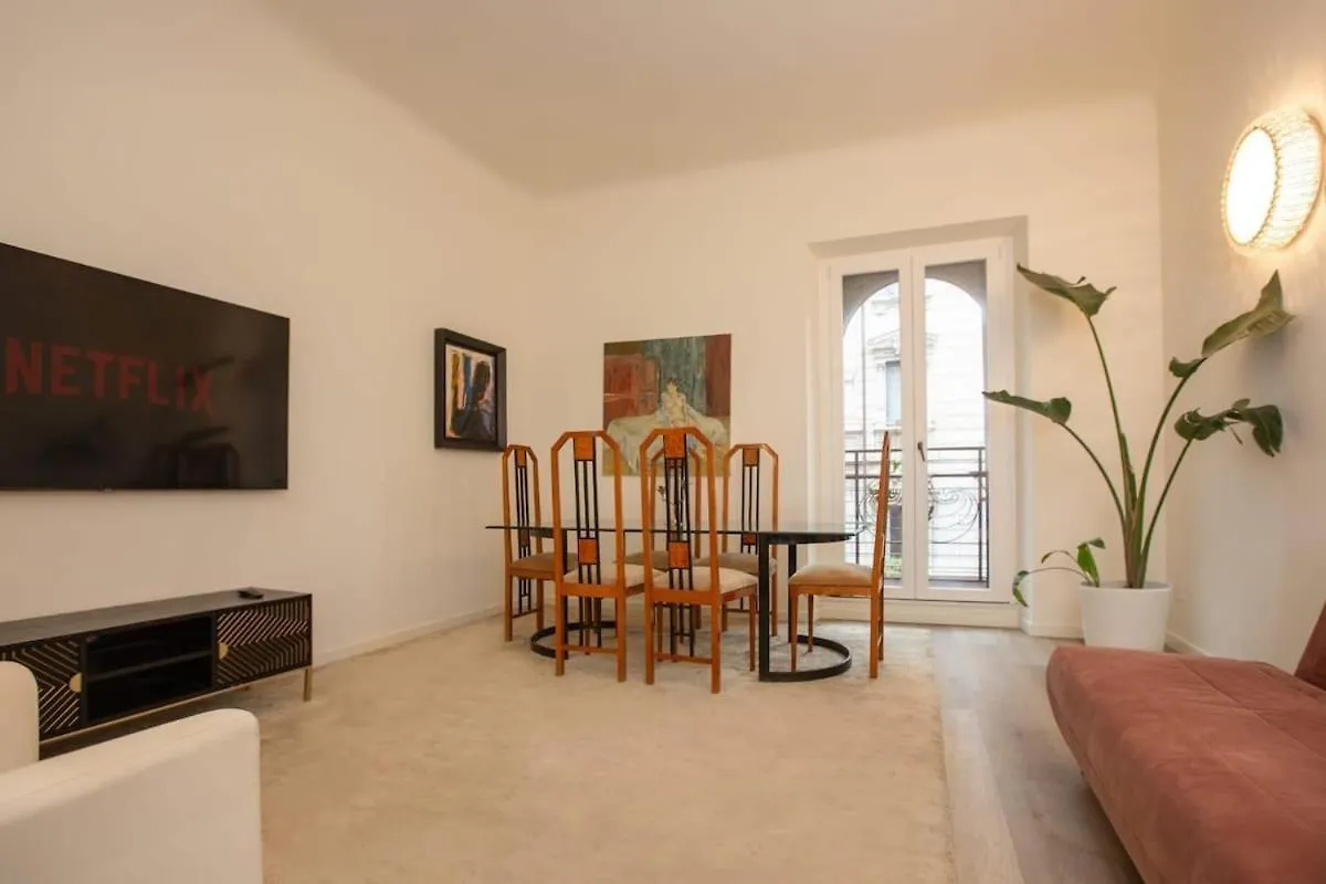 La Dolcevita Luxury Apartment - Belle Arti Palace - City Center Milan Italy